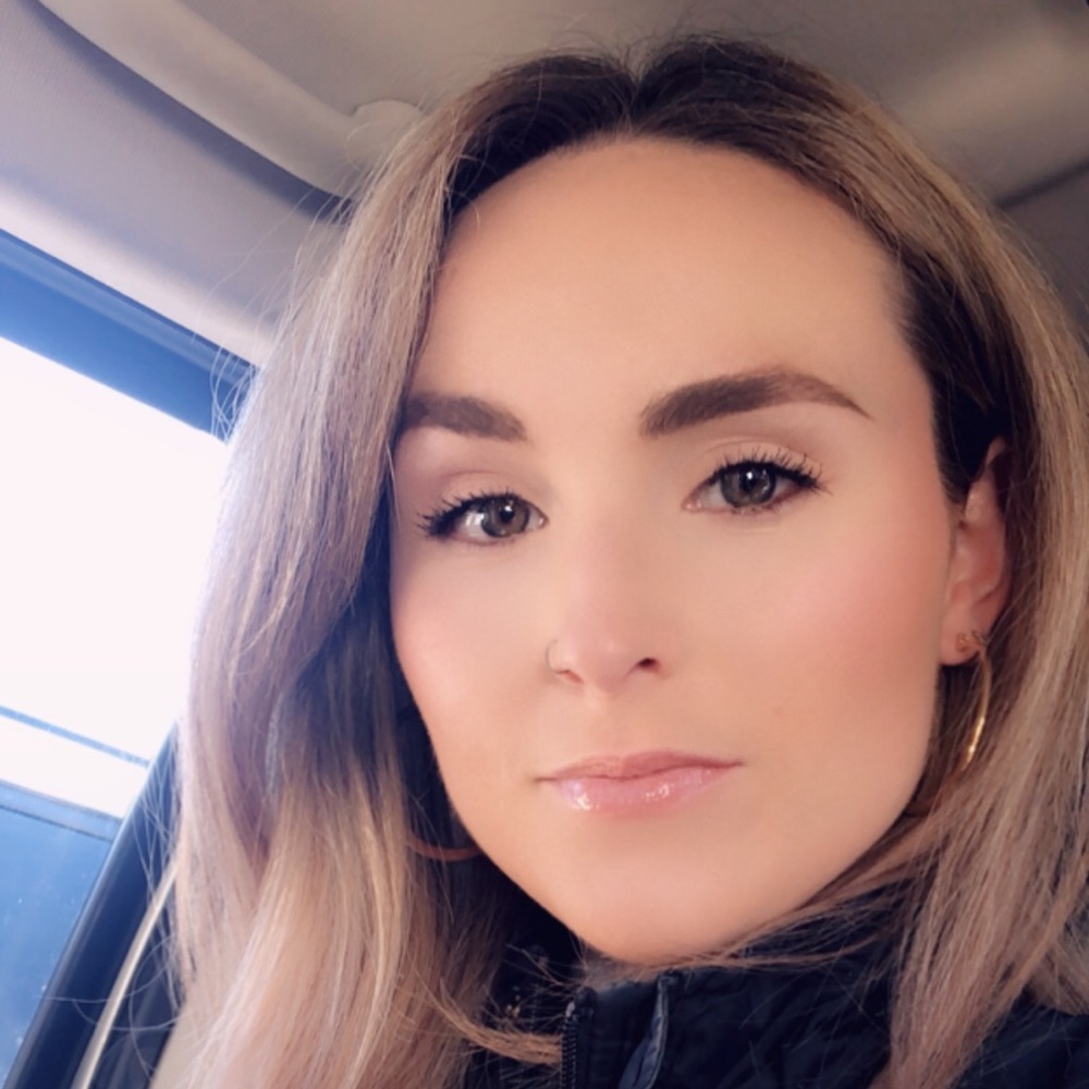 Meet your Posher, Danielle